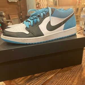 Air Jordan low laser blue